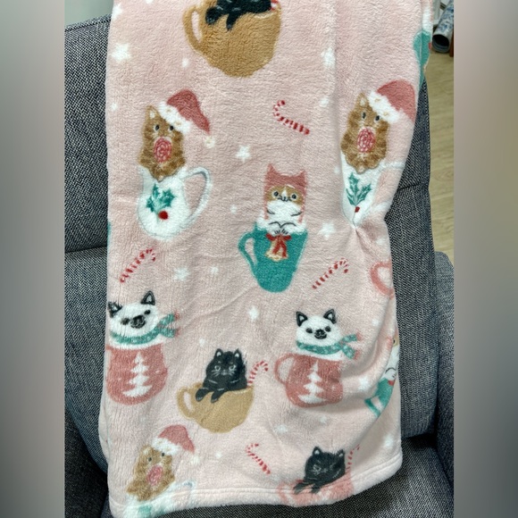 Cat Creations Other - Pink Christmas Cats & Coffee Cups 🐈⬛🩷🎄🐈 Plush Holiday Throw blanket NwT